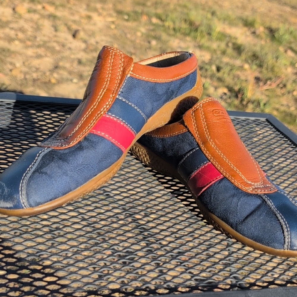 COACH  Blue and Tan Leather Slide On Mules with Red Accent sz 5 M